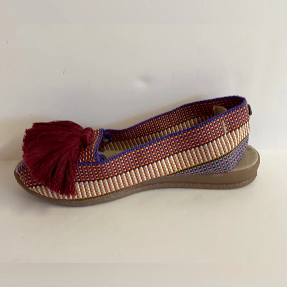 Boho PIA•MIA-handmade burgundy espadrilles with beautiful tassel front.Size 7.5
